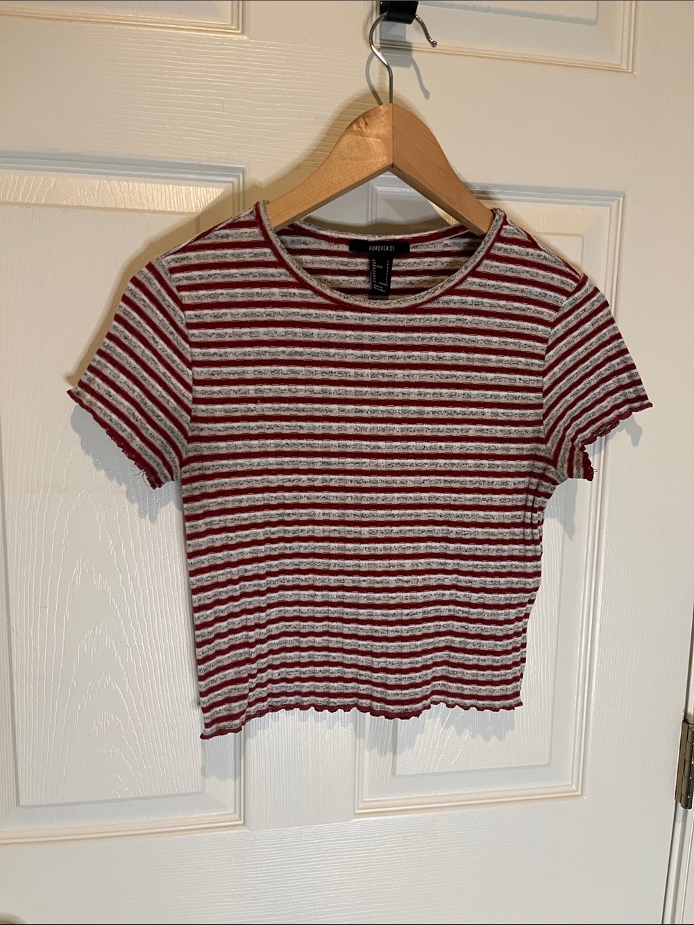 Forever 21 Red and White Striped Short Sleeve Ribbed Crop Top